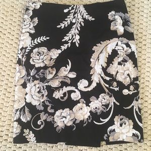 White House black market skirt size 0